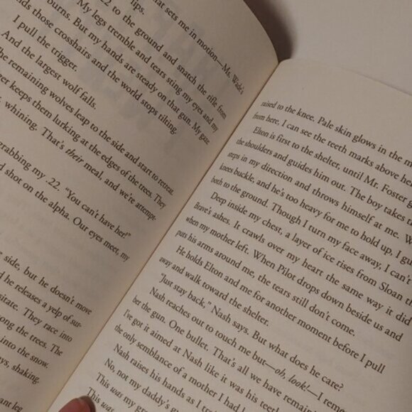 3/$13 Hear the Wolves Hardcover children preteen novel book by Victoria … - Picture 8 of 8